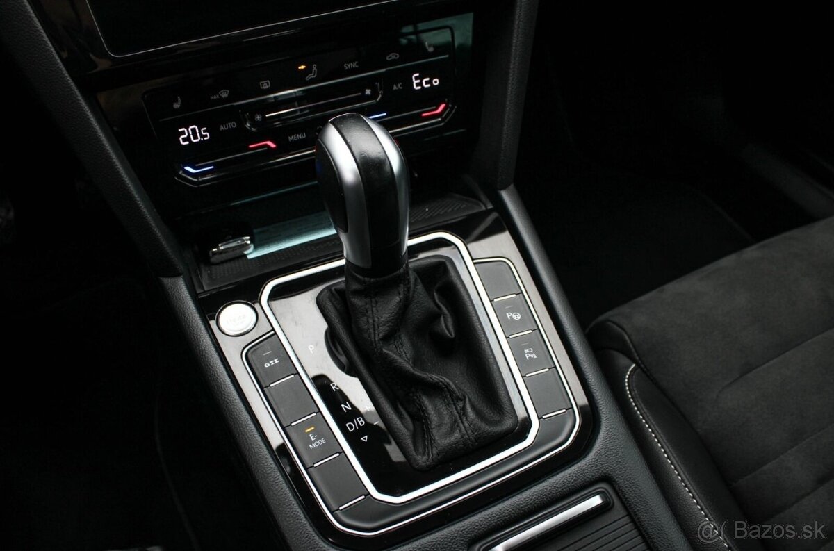 Volkswagen Passat Variant GTE 1.4 TSI DSG - 17