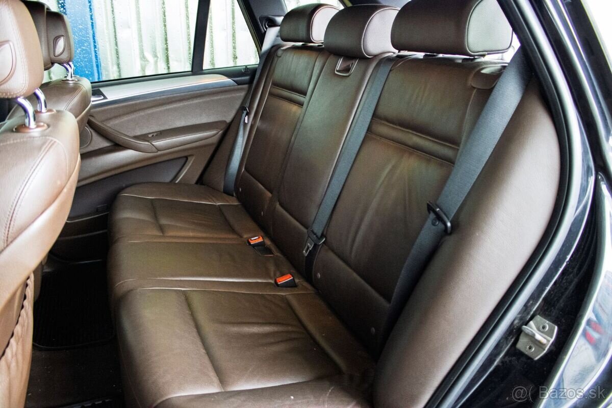 BMW X5 xDrive30d M packet 180kW AT8 - 17