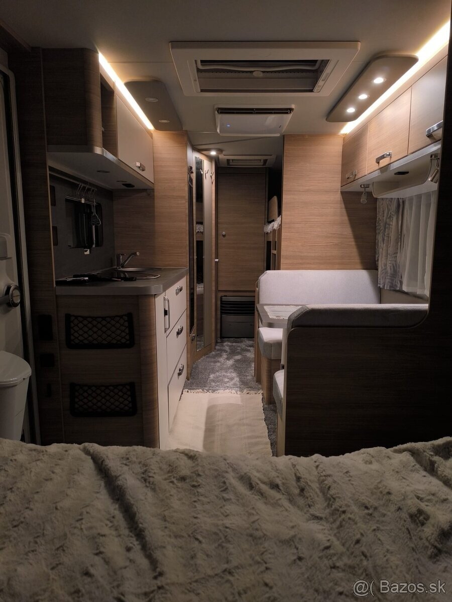 Karavan weinsberg caraone - 17