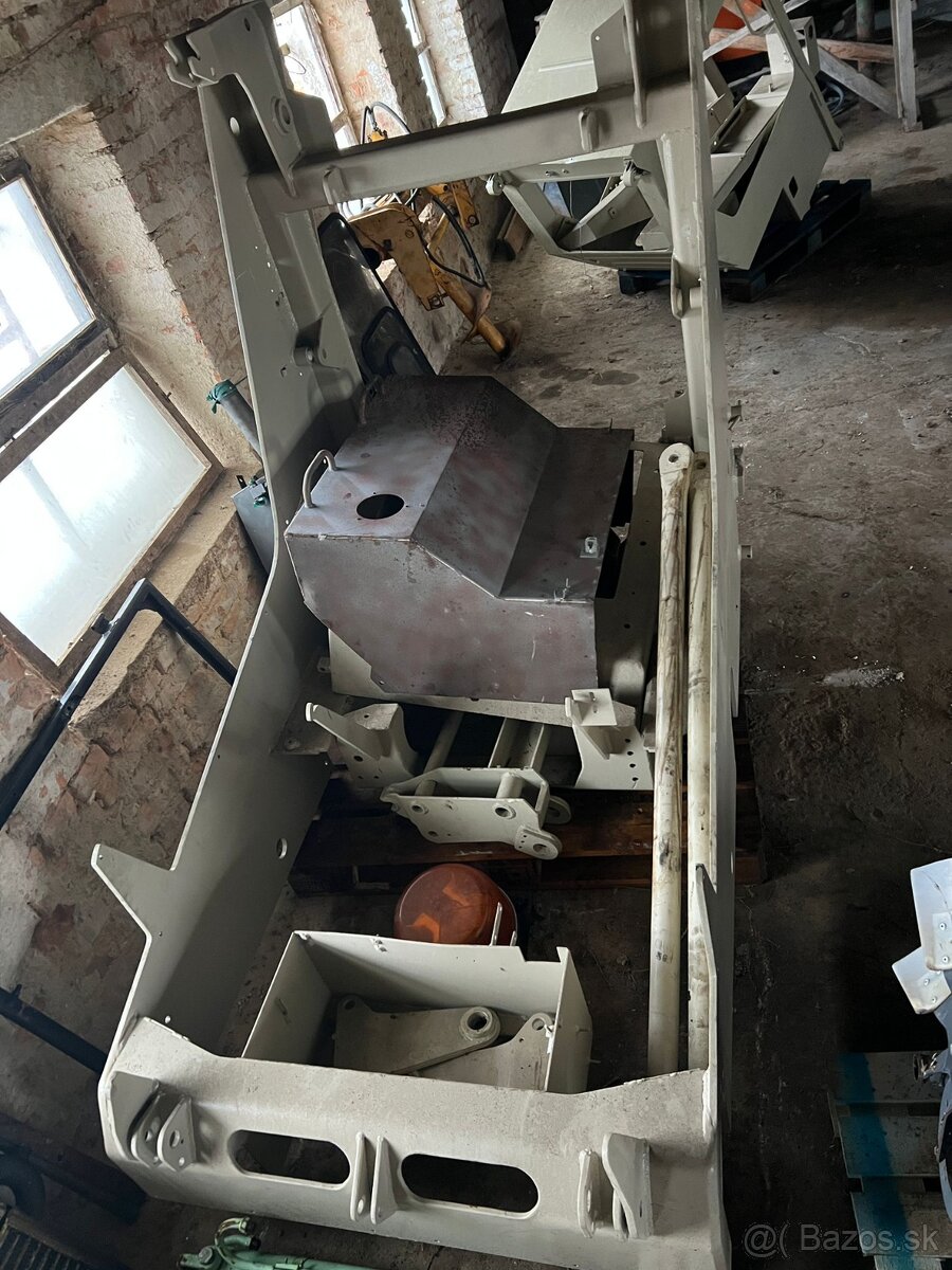 Locust 750 (unc) - 17