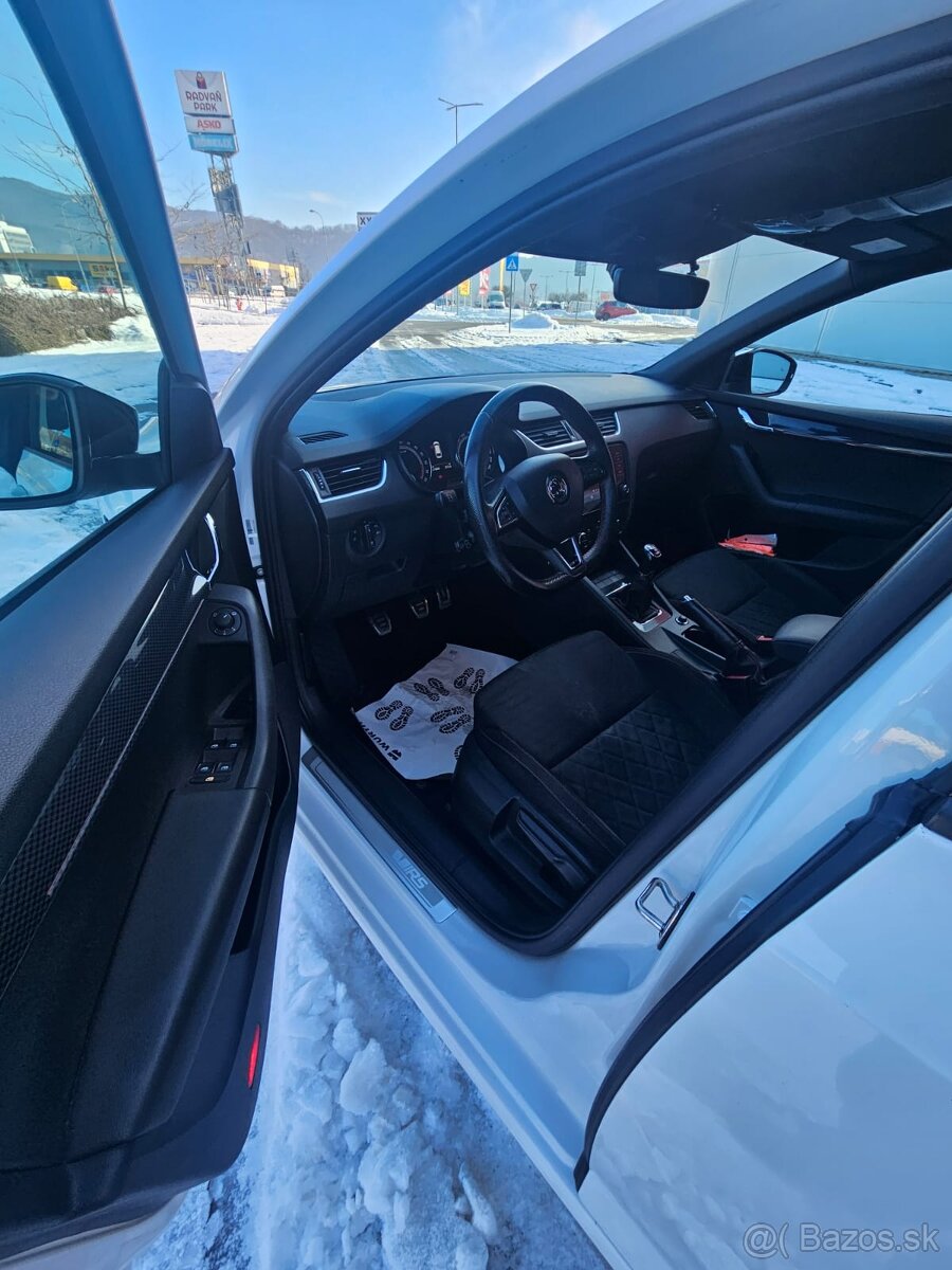 Škoda Octavia Combi 2.0 TDI RS - 17