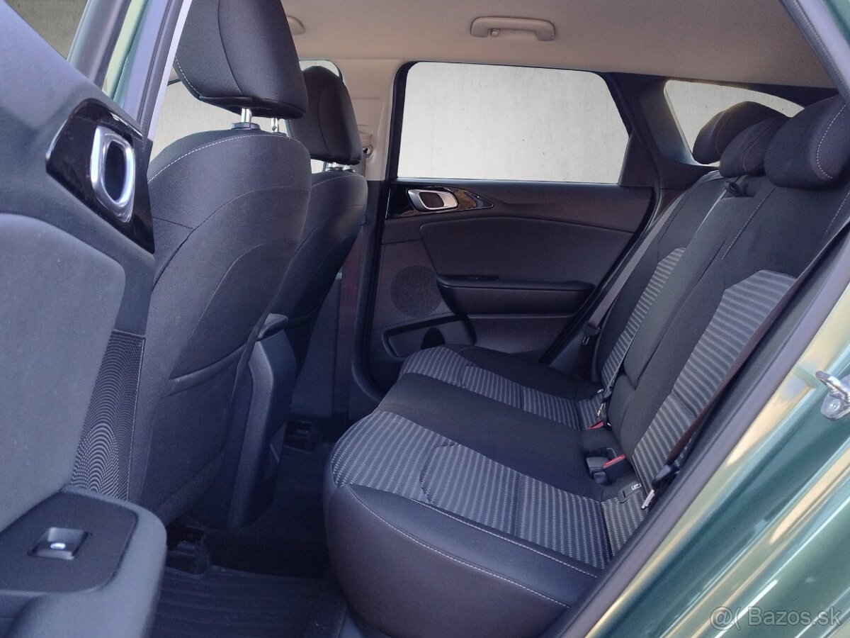 KIA Ceed SW 1.5 T-GDi, M6 GOLD - 17