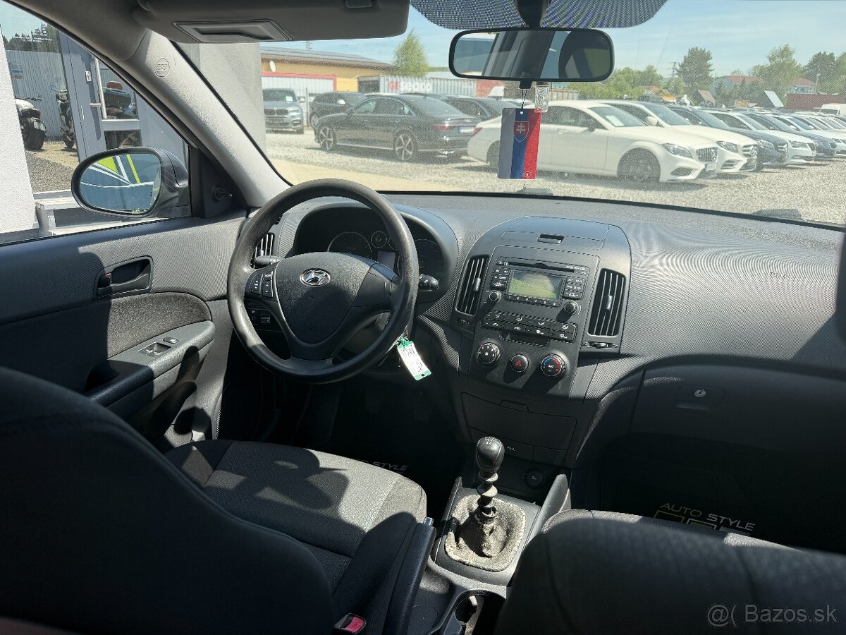Hyundai i30 CW 1.4 16V CLASSIC LPG - 17
