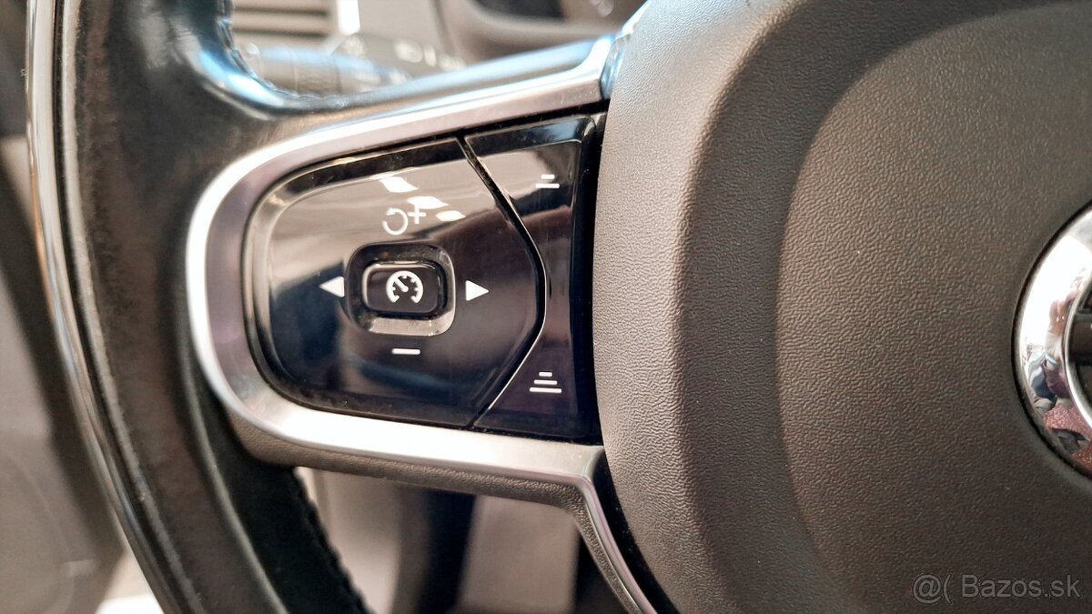 XC90 7 miestne D4 140kw AT - 17