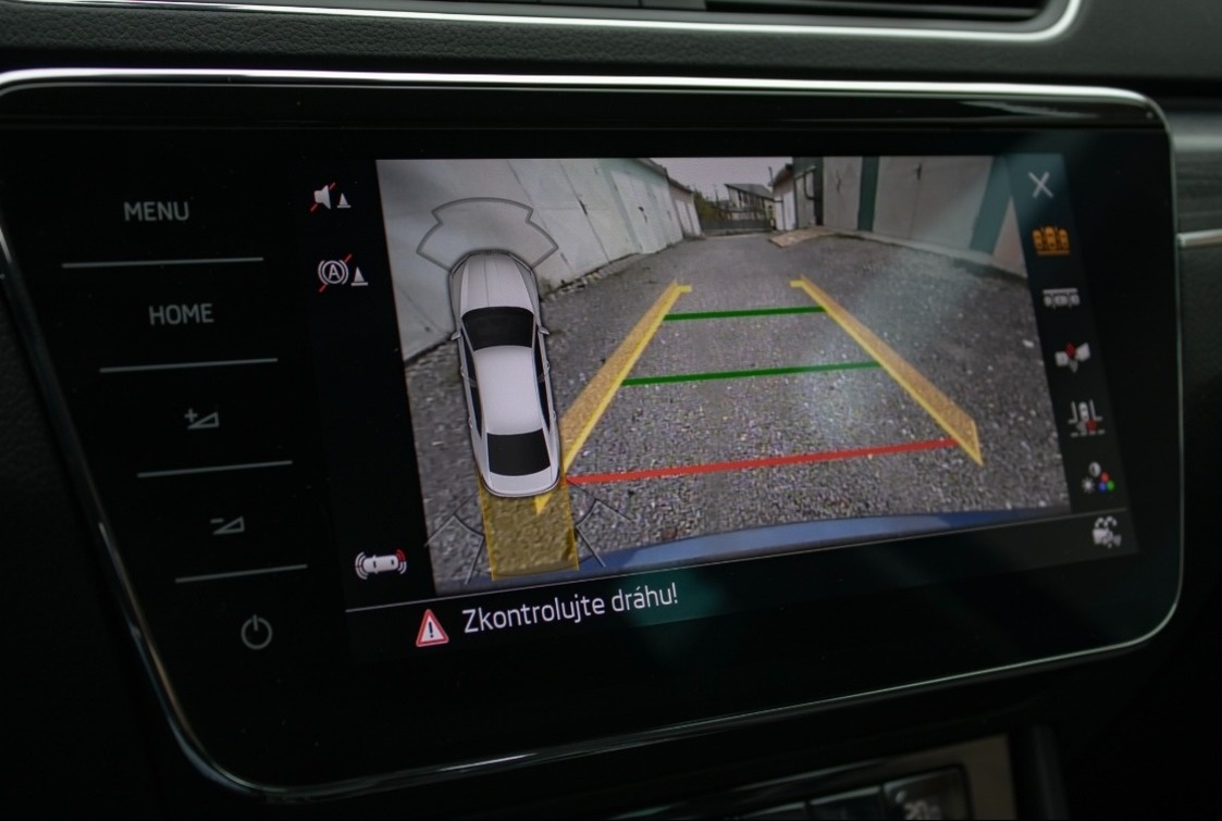 Škoda Superb 2.0 TDI DSG Style - 17