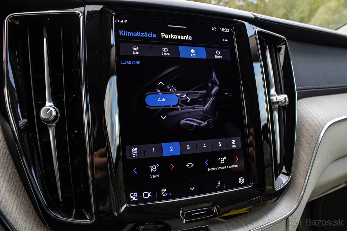 Volvo XC60 B5 184kW mHEV Inscription AWD A/T - 17