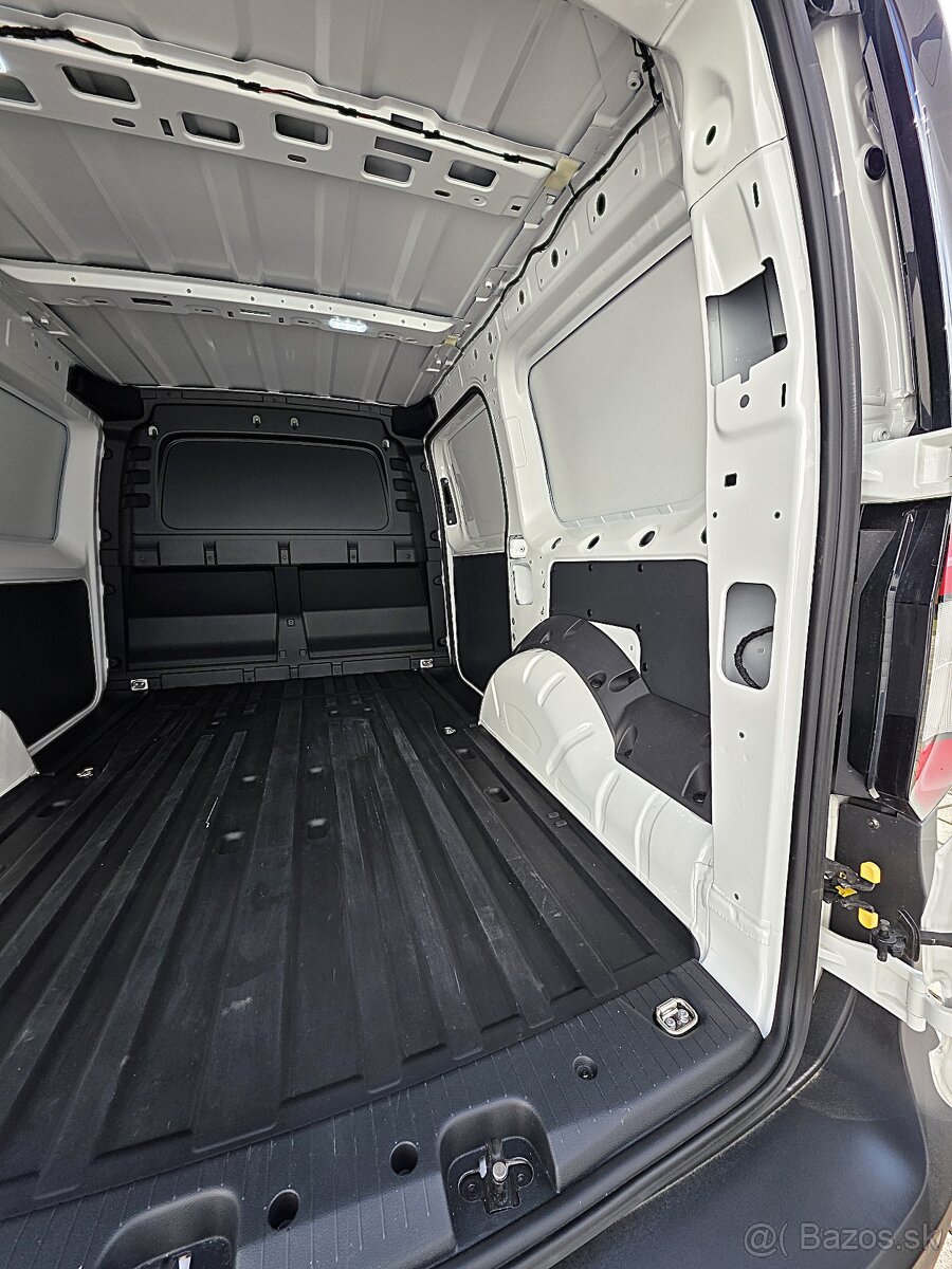 Volkswagen Caddy Dodávka Maxi 2,0 TDI Basis - 17