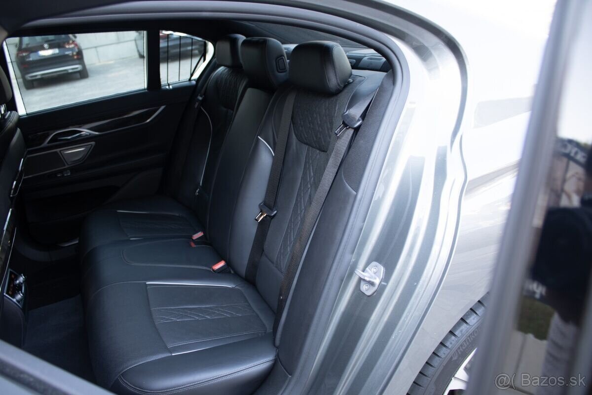 BMW Rad 7 740d xDrive / 235kW / A8 / 2018 - 17