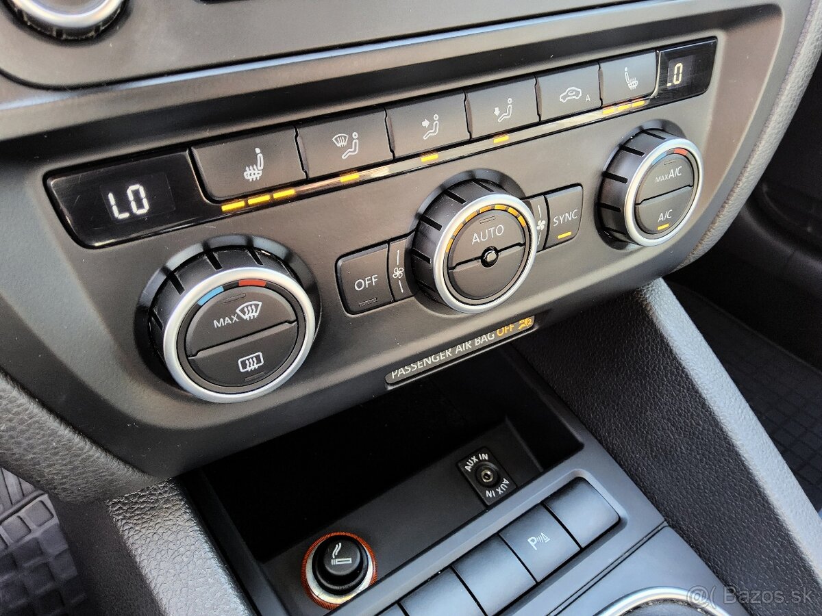 Volkswagen Jetta 2.0 TDI Highline 103kW - 17