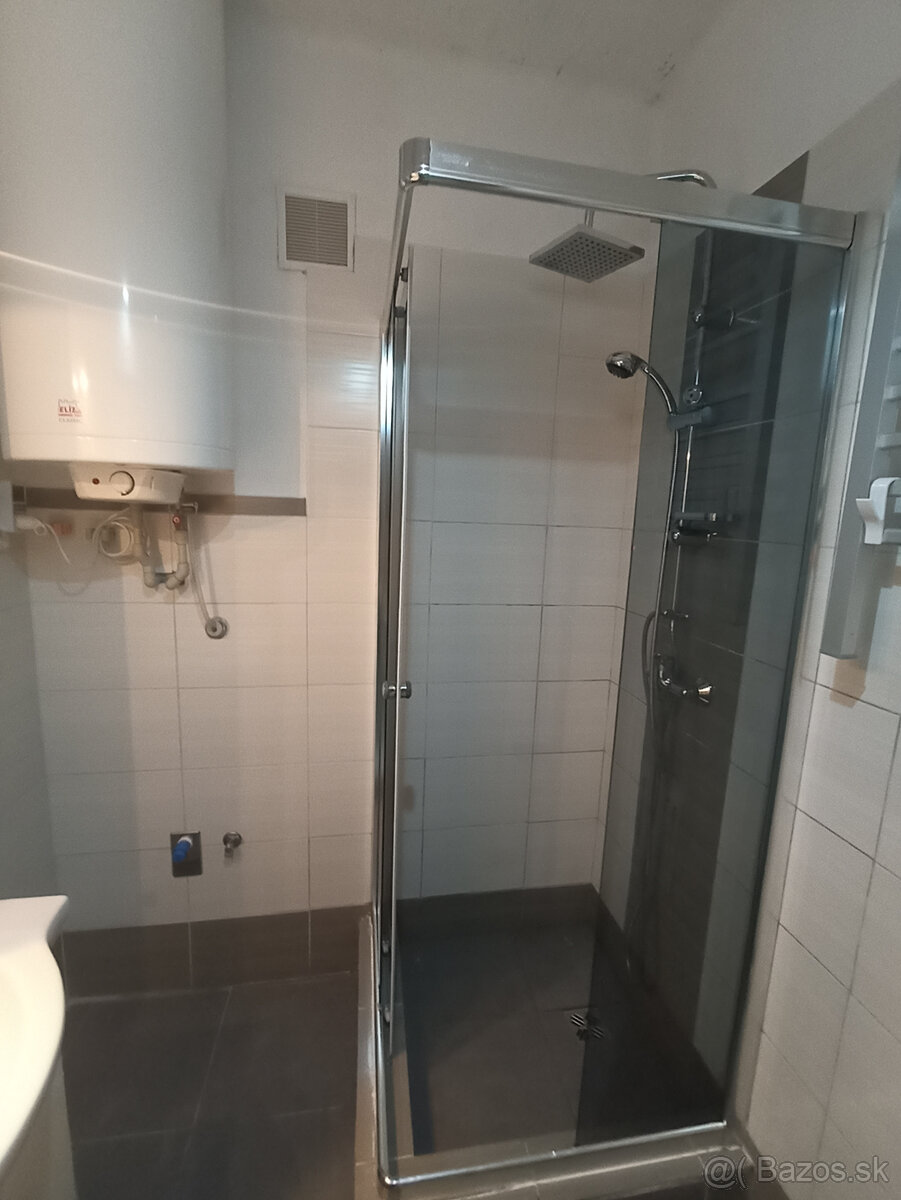 Predám 3 izbový byt s loggiou po kompletnej rekonštrukcii v - 17