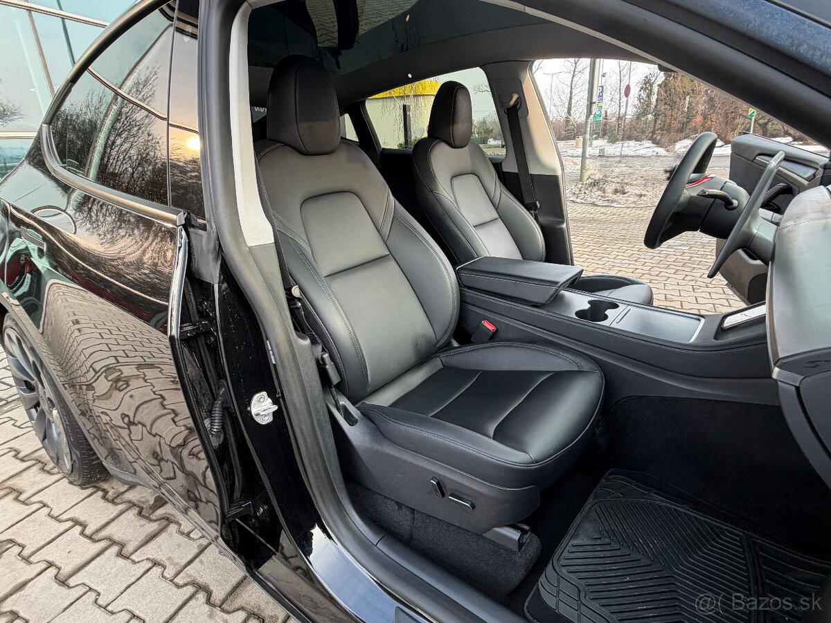 Tesla Model Y DUAL MOTOR 4x4 PERFORMANCE - 17