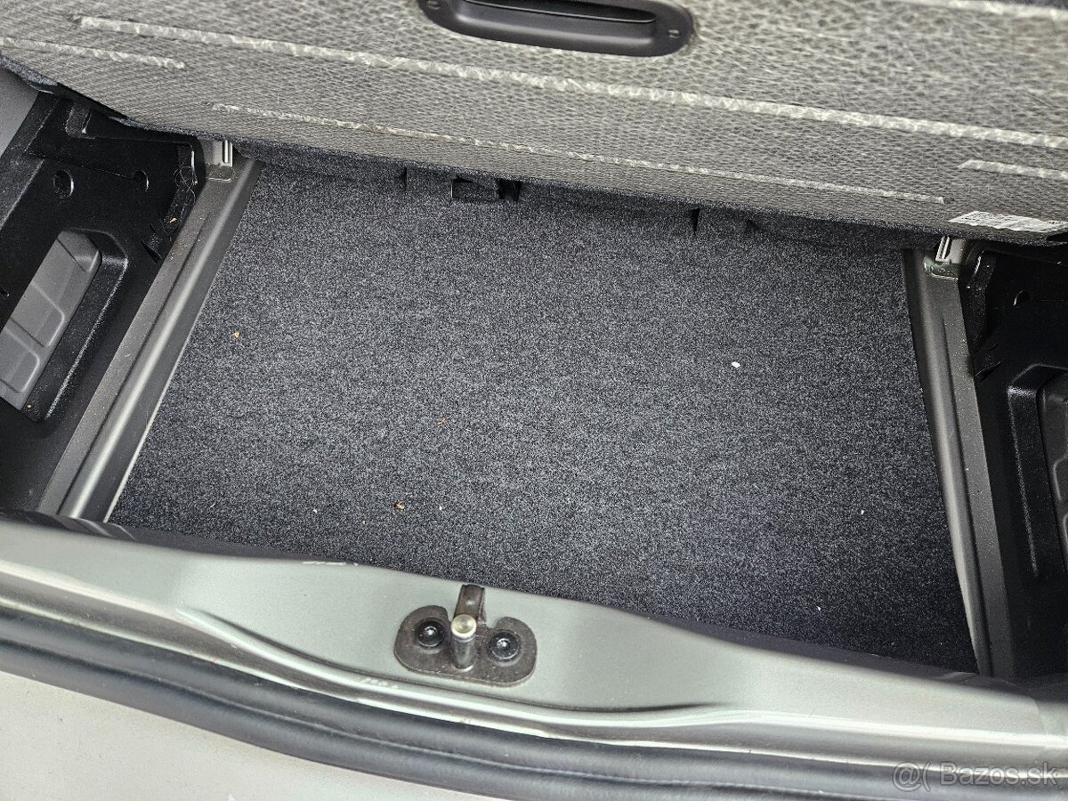 Volkswagen Up Basis 1.0 - 17