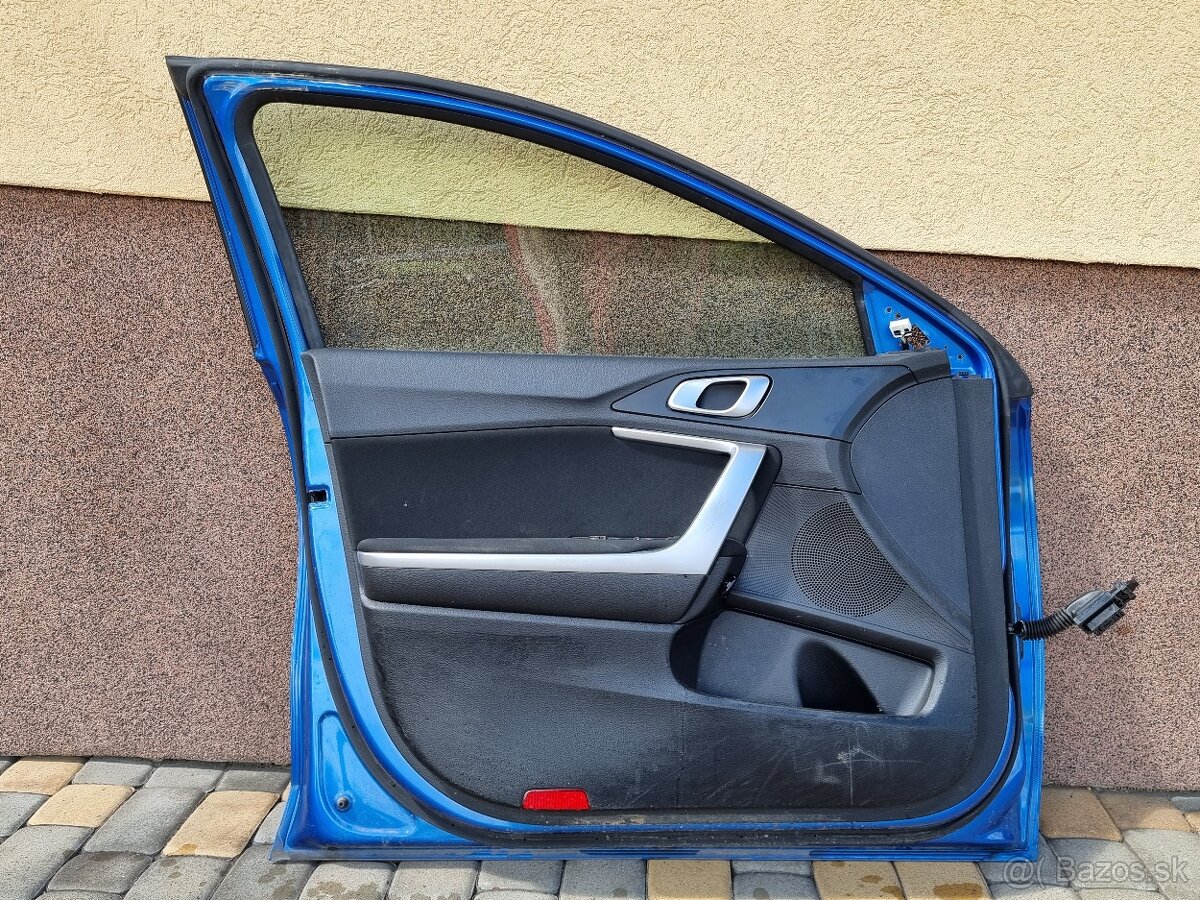 Kia Ceed zadný nárazník modrý B3 - 17