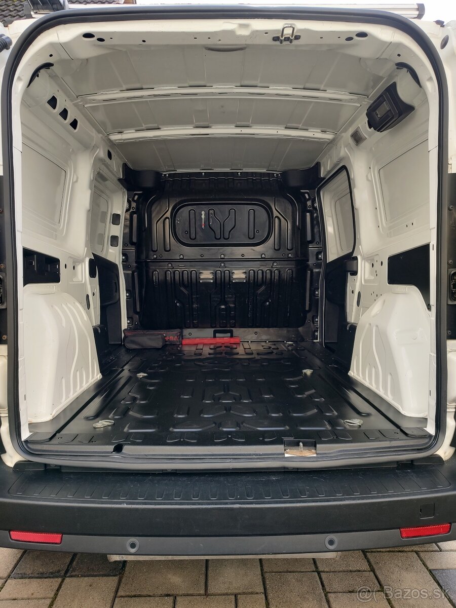 Opel Combo Van 1.4 CNG Turbo L2H1 2400 - 17