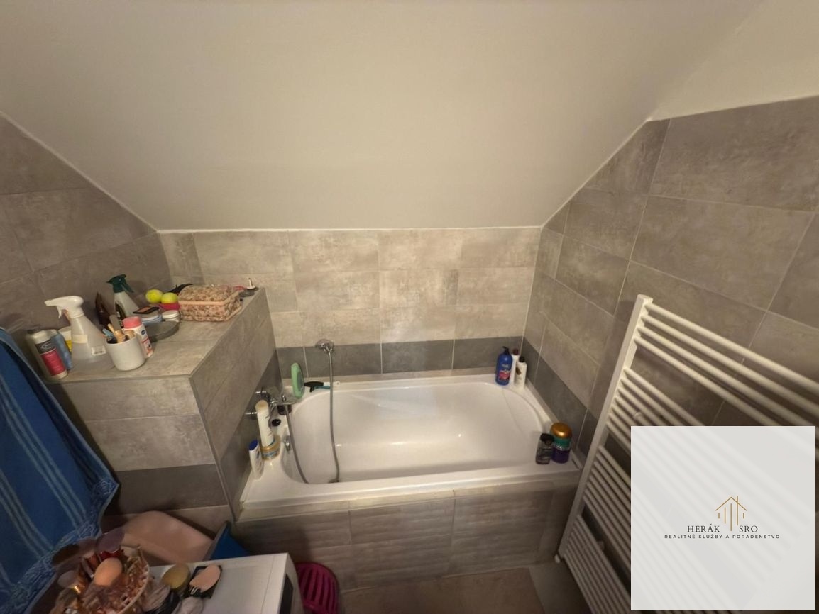 Investícia do bývania - 3 izbový podkrovný byt na predaj - 17