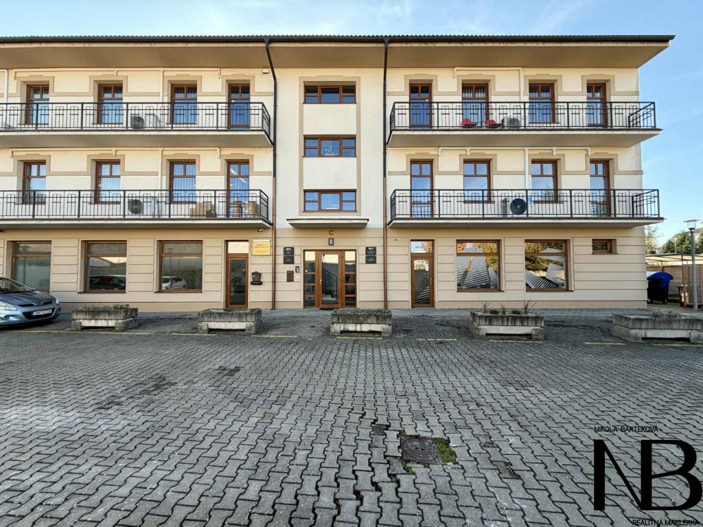Na predaj kancelárske priestory v centre (70m2), TN - Stará - 17