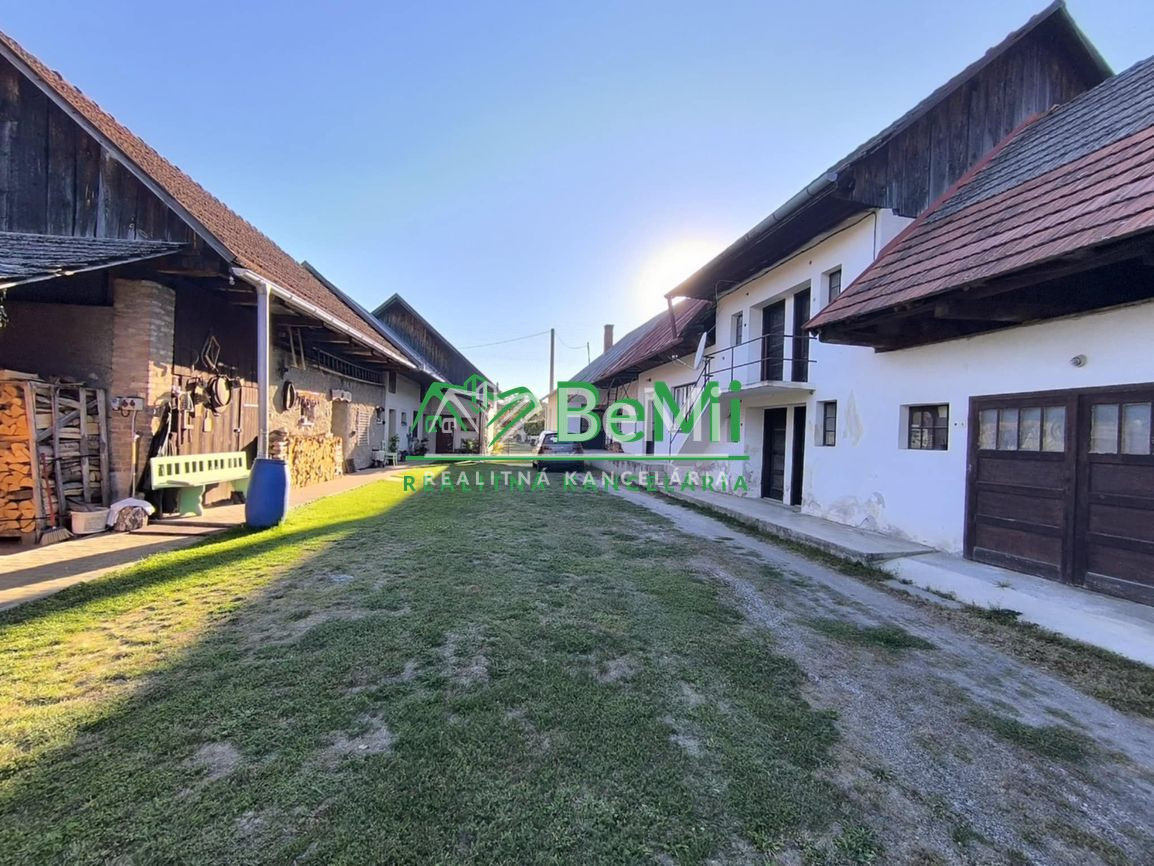 Predaj rodinného domu – stará zachovalá chalúpka s veľkým po - 17