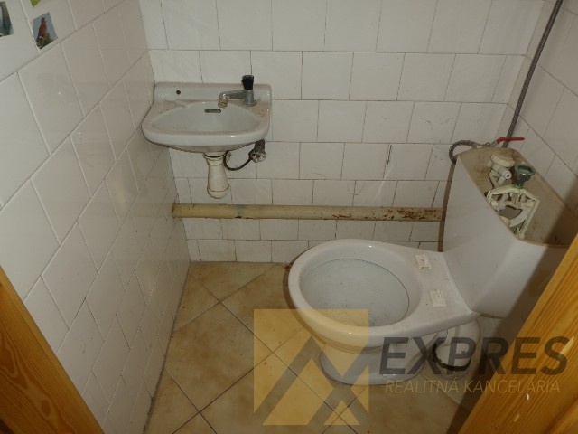 RK EXPRES - predaj rodinný dom v Handlovej, ul. Dimitrovova. - 17