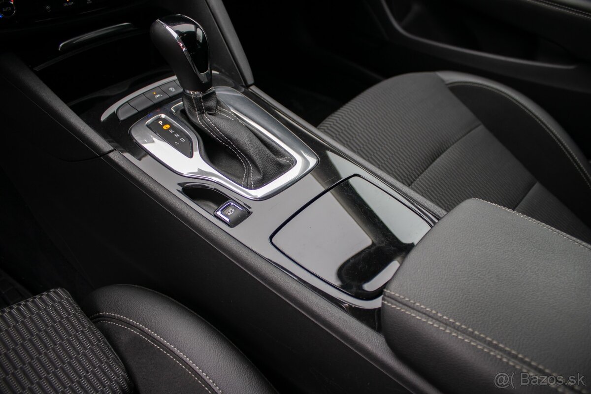 Opel Insignia 1.5 Turbo benzín automat - 17