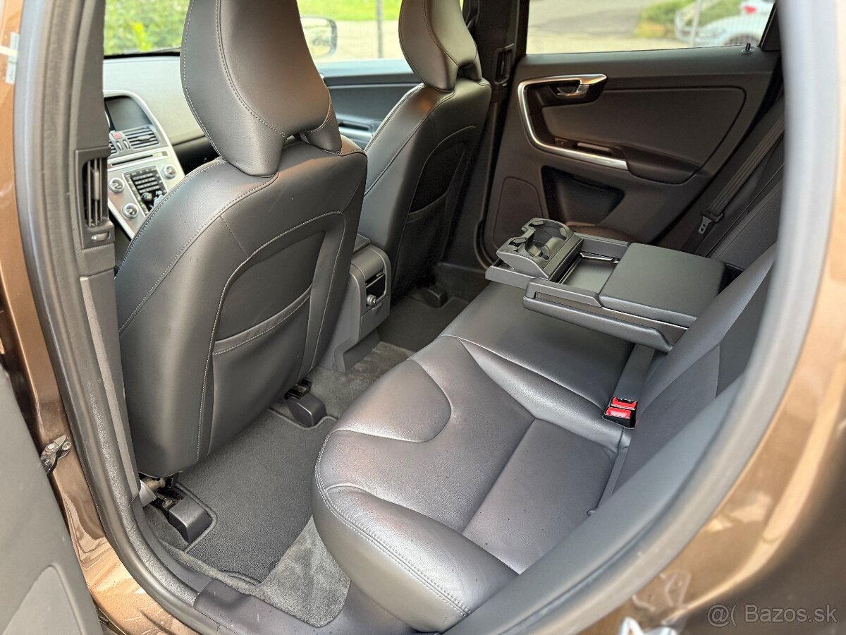 Volvo XC60 D5 2.4L Summum Geartronic AWD - 17