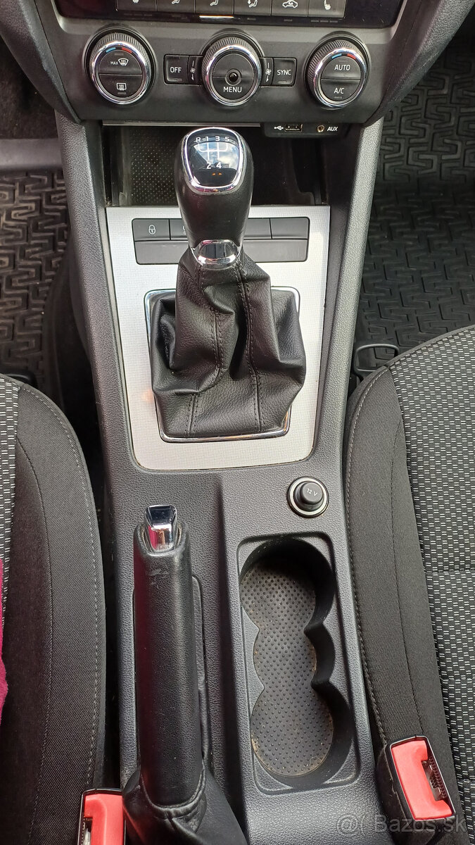 Škodu Octavia Combi 1.6 TDI (2017) - 17