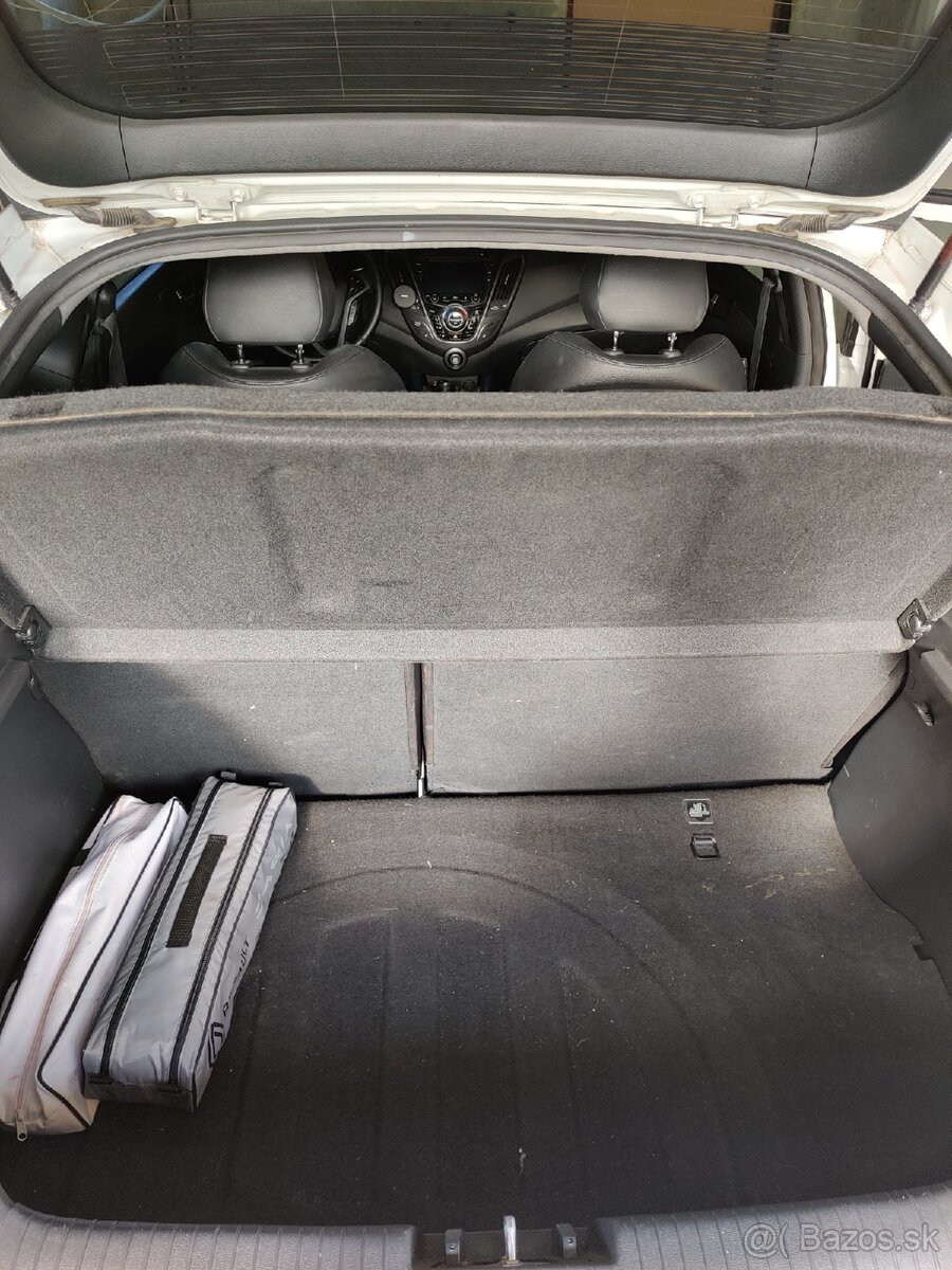 Hyundai Veloster Turbo - 17