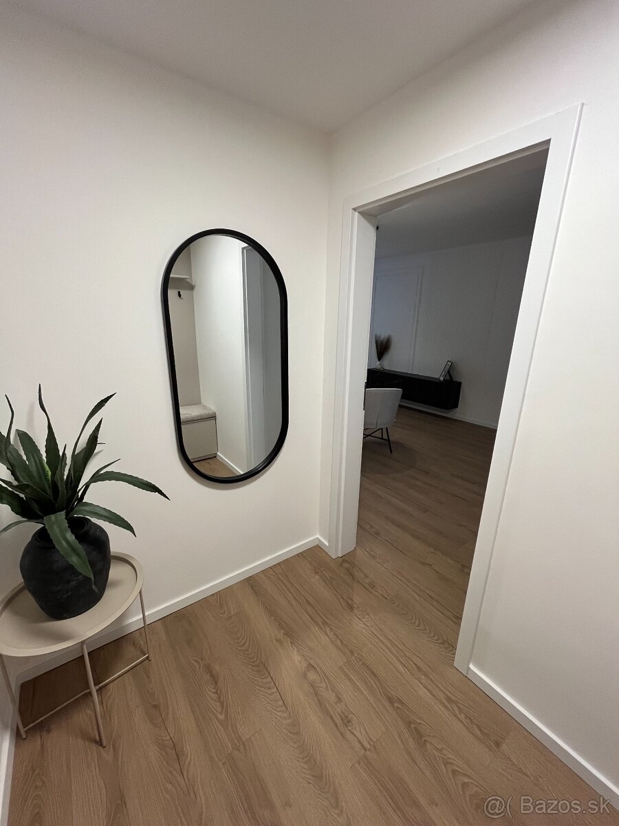 ŠTÝLOVÝ, KOMPLETNE ZREKONŠTRUOVANÝ 3-IZBOVÝ BYT V KOMÁRNE - 17