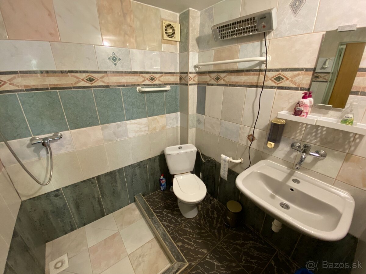 REKREAČNÁ CHATA KOKAVA - LÍNIA - 17