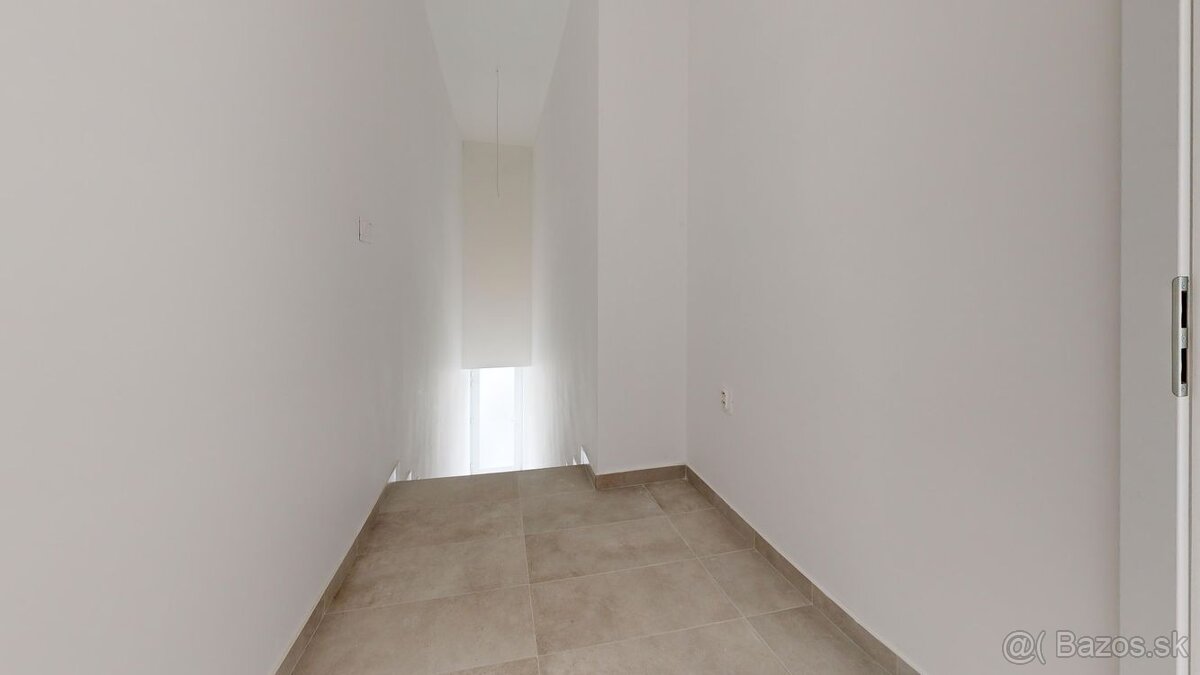 REZERVOVANÉ PINK Reality Na prenájom moderný 3-izbový byt v - 17