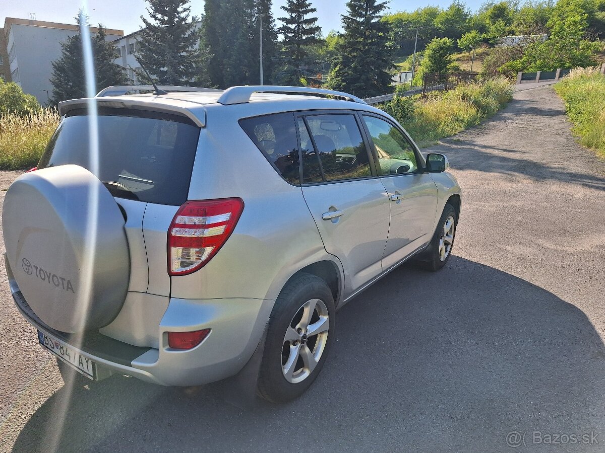 Toyota RAV4 2.2 D-4D 110kW 4x4 - 17