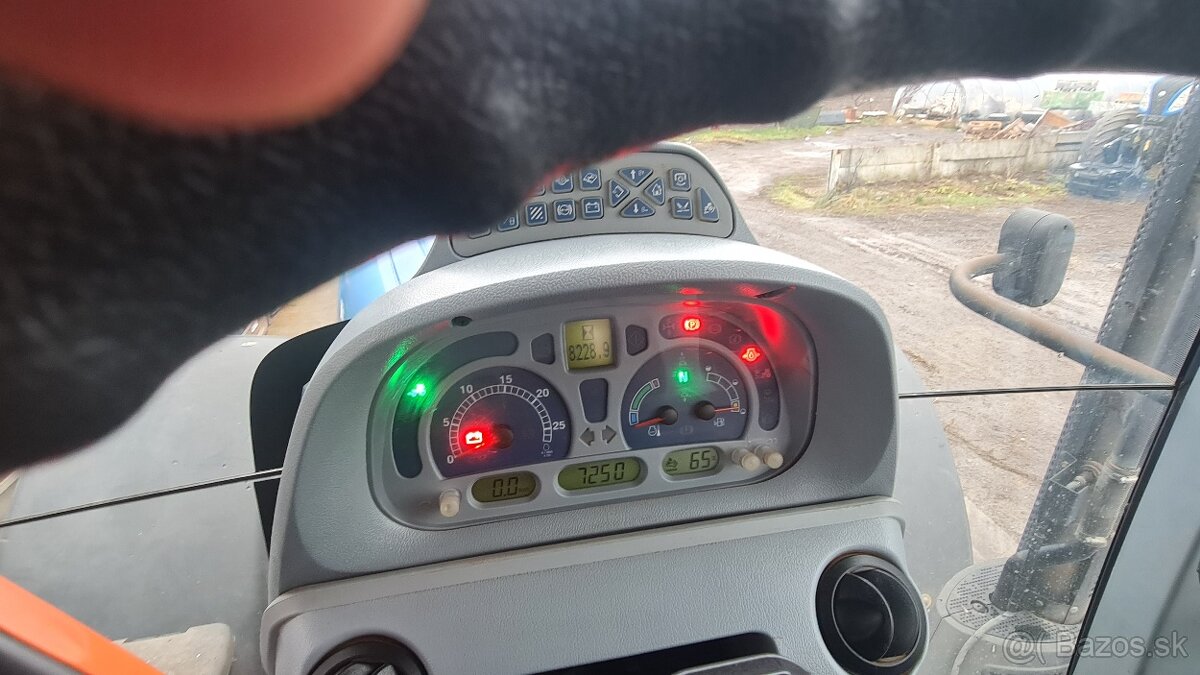 Predám traktor New Holland T7.250 - 17