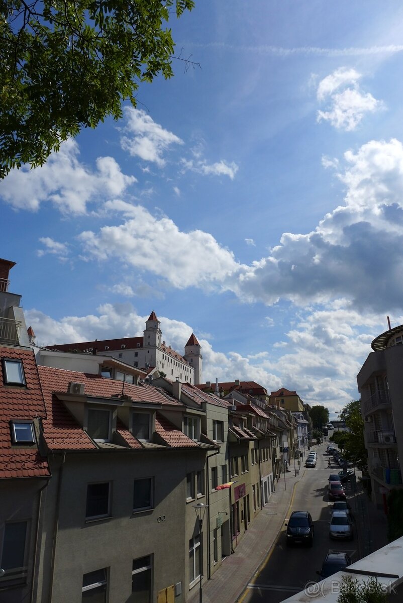 2i. byt 85m, Zámocká ul., pod Hradom, centrum, 2/4p., výťah - 17