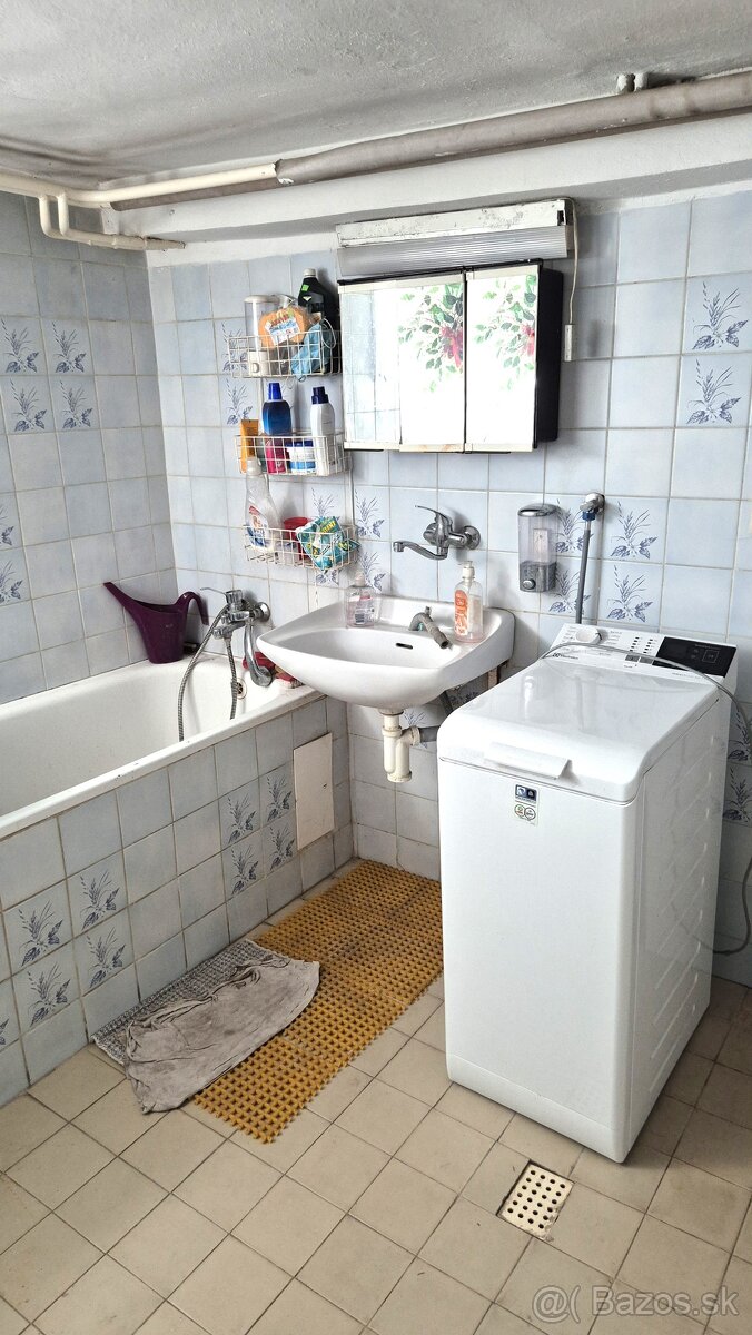 Rodinný dom v obci BELOVEŽA - 17