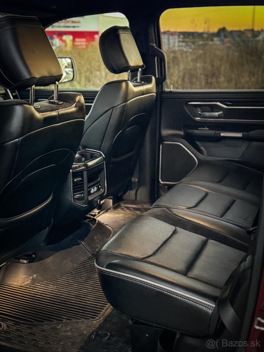 Dodge Ram Laramie 2019 - 17