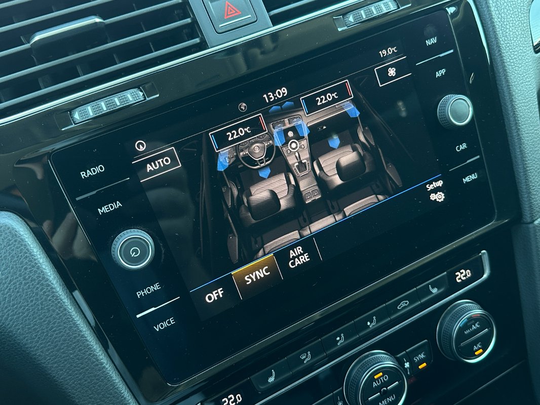 Volkswagen Golf Variant SOUND 2.0 TDi DSG - 17