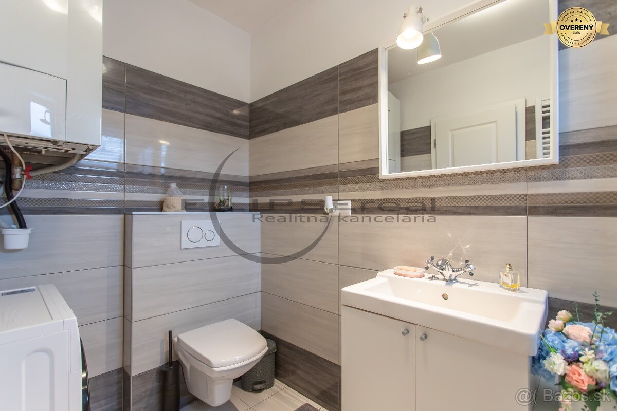 NA PREDAJ pekný, štýlový 3-izbový rodinný dom v Lábe - 17