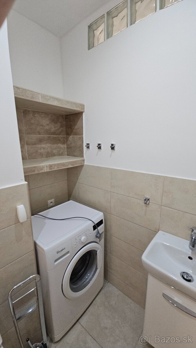 3-izbový byt po kompletnej rekonštrukcii Medvedzie - 17