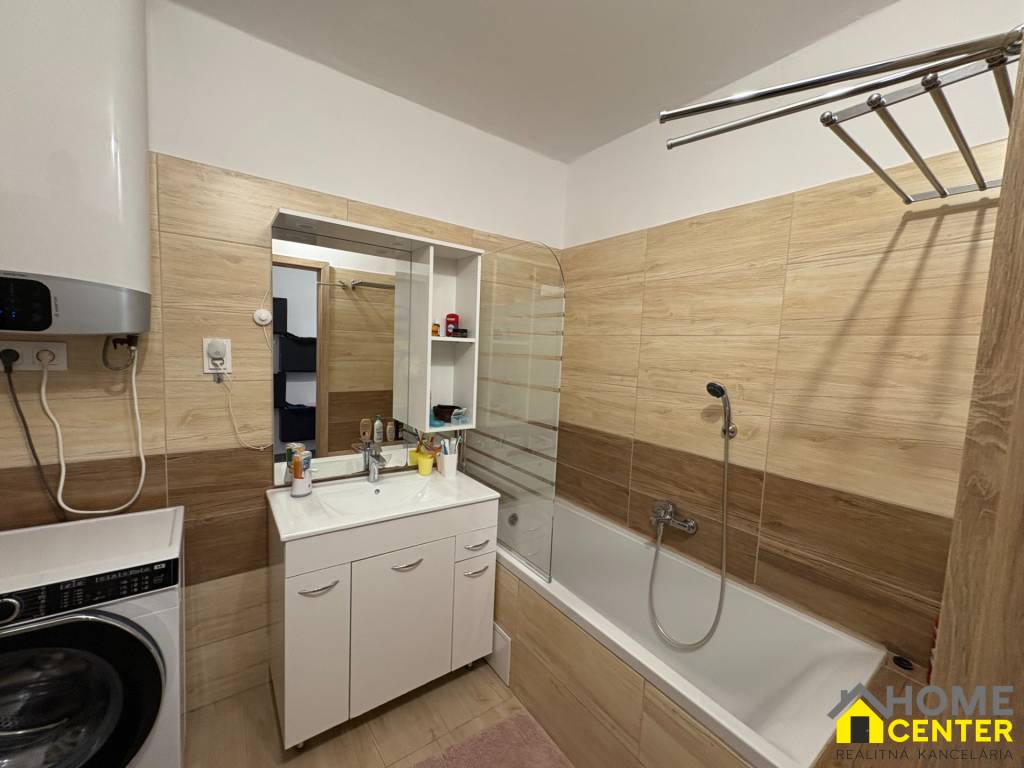 NA PREDAJ zrekonštruovaný 3,5-izbový byt pri centre mesta K - 17