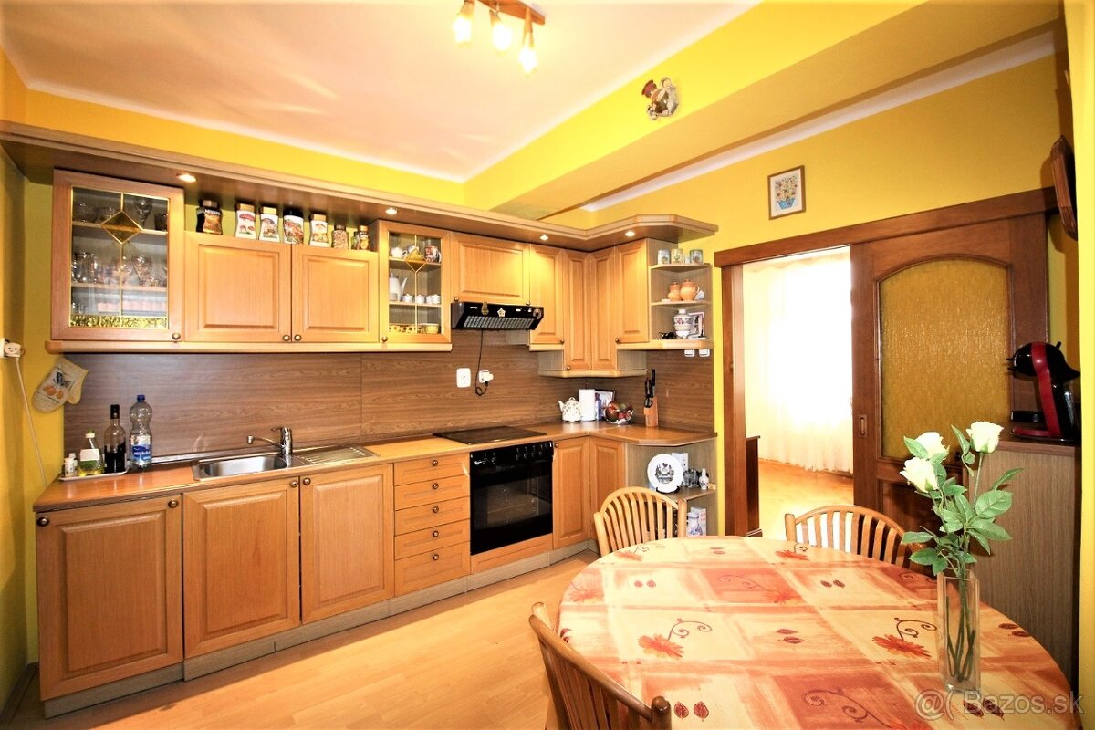 VYZÁLOHOVANÉ PREDAJ - RODINNÝ DOM - ZLATÉ MORAVCE - 17
