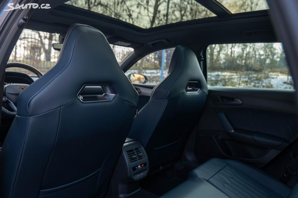 Cupra Leon, 228 kW 4Drive Pano Kůže DCC - 17
