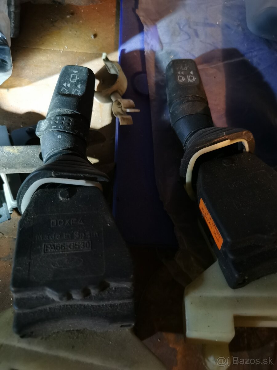 Rozpredám mondeo mk1 - 17