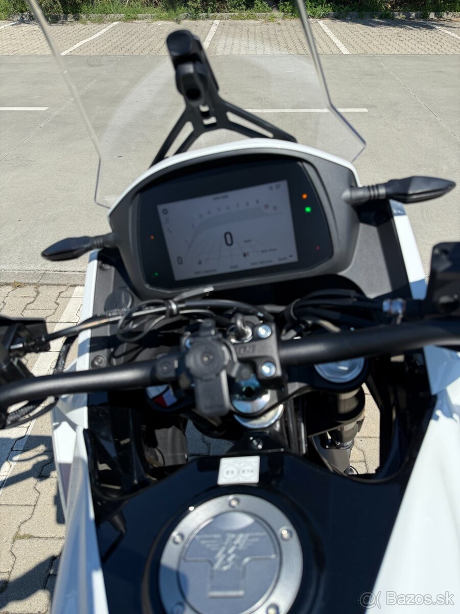 Moto Morini X-Cape 650 - 17