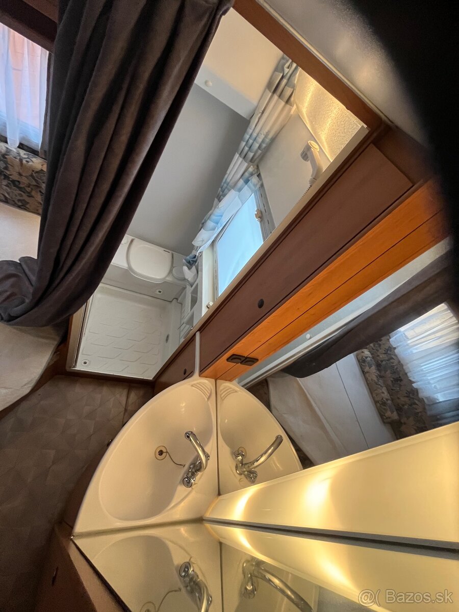 Karavan obytny prives KNAUS EUROSTAR - 17