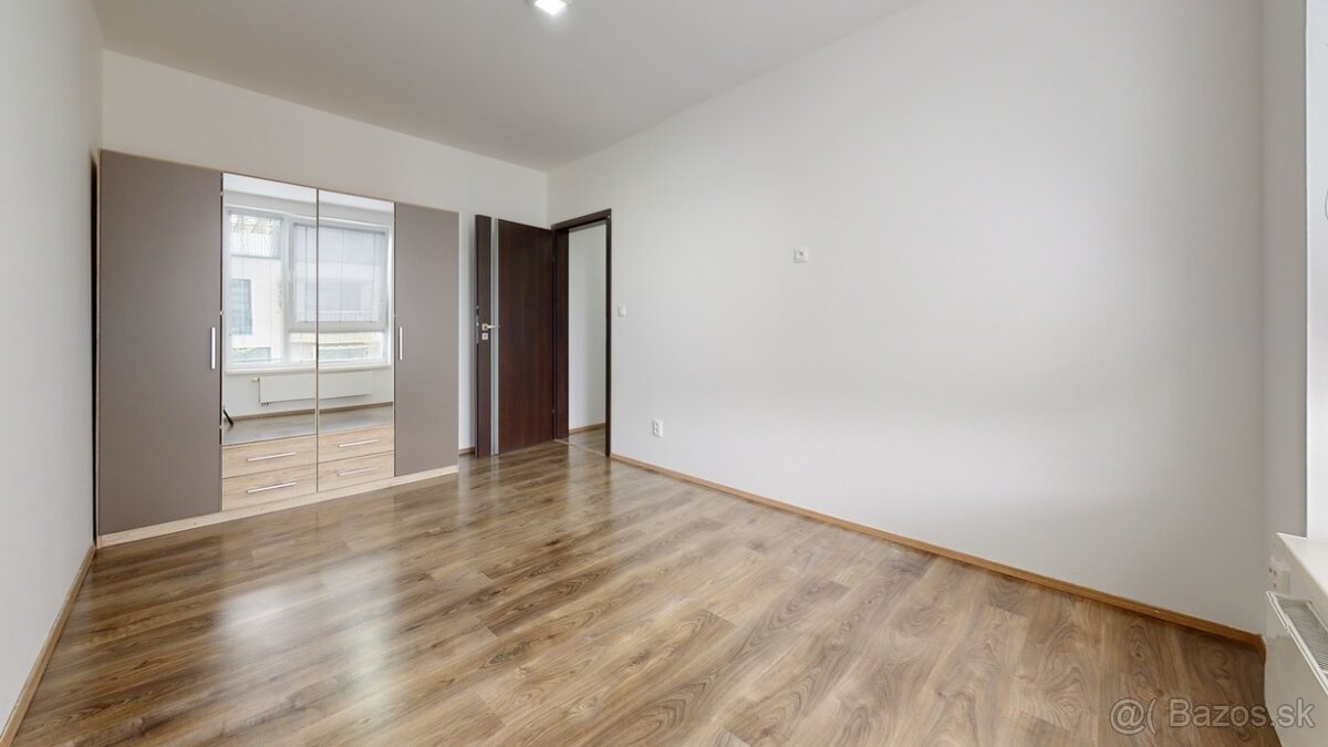 3i. byt 82m, 1x GP, rezidencia KOLÍSKY, ul. Ota Holúska, ZB - 17