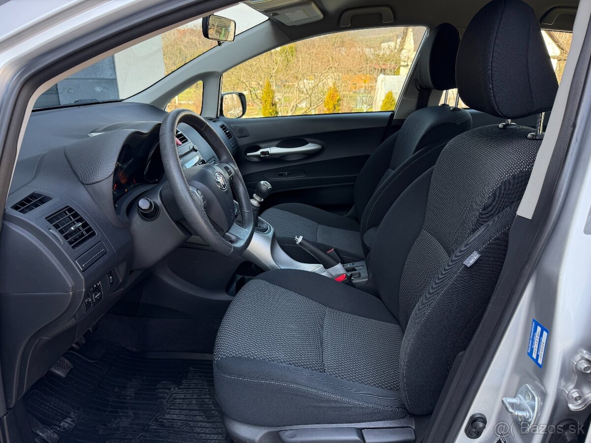 Toyota Auris 1.6 I Valvematic - 17