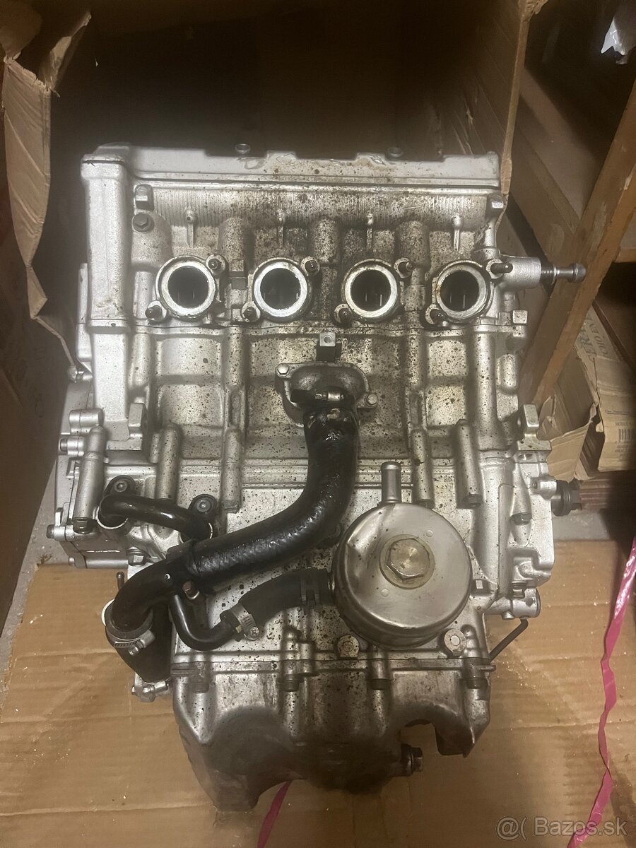 Yamaha FZS 600 Fazer Motor - 17