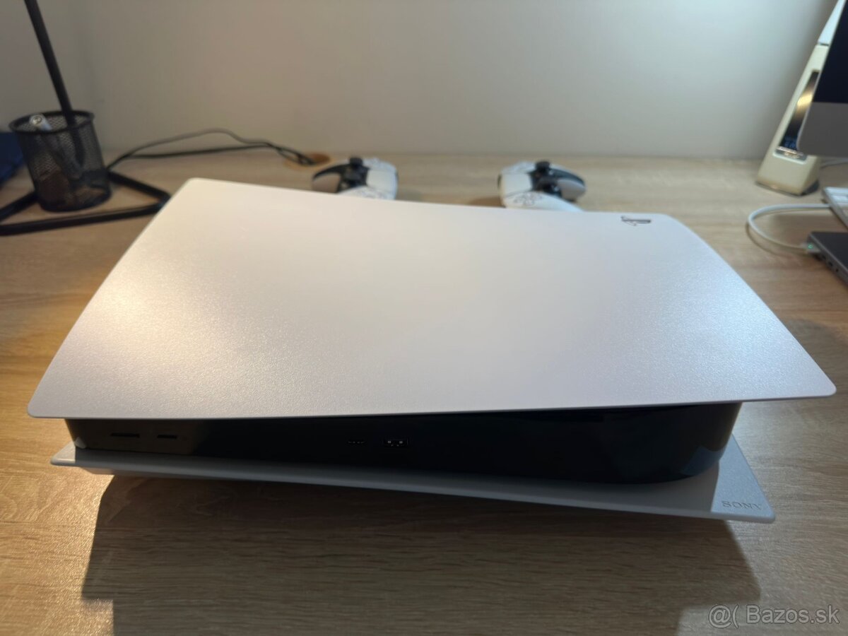 PlayStation 5 Disc Edition + 2× DualSense ovládače - 17