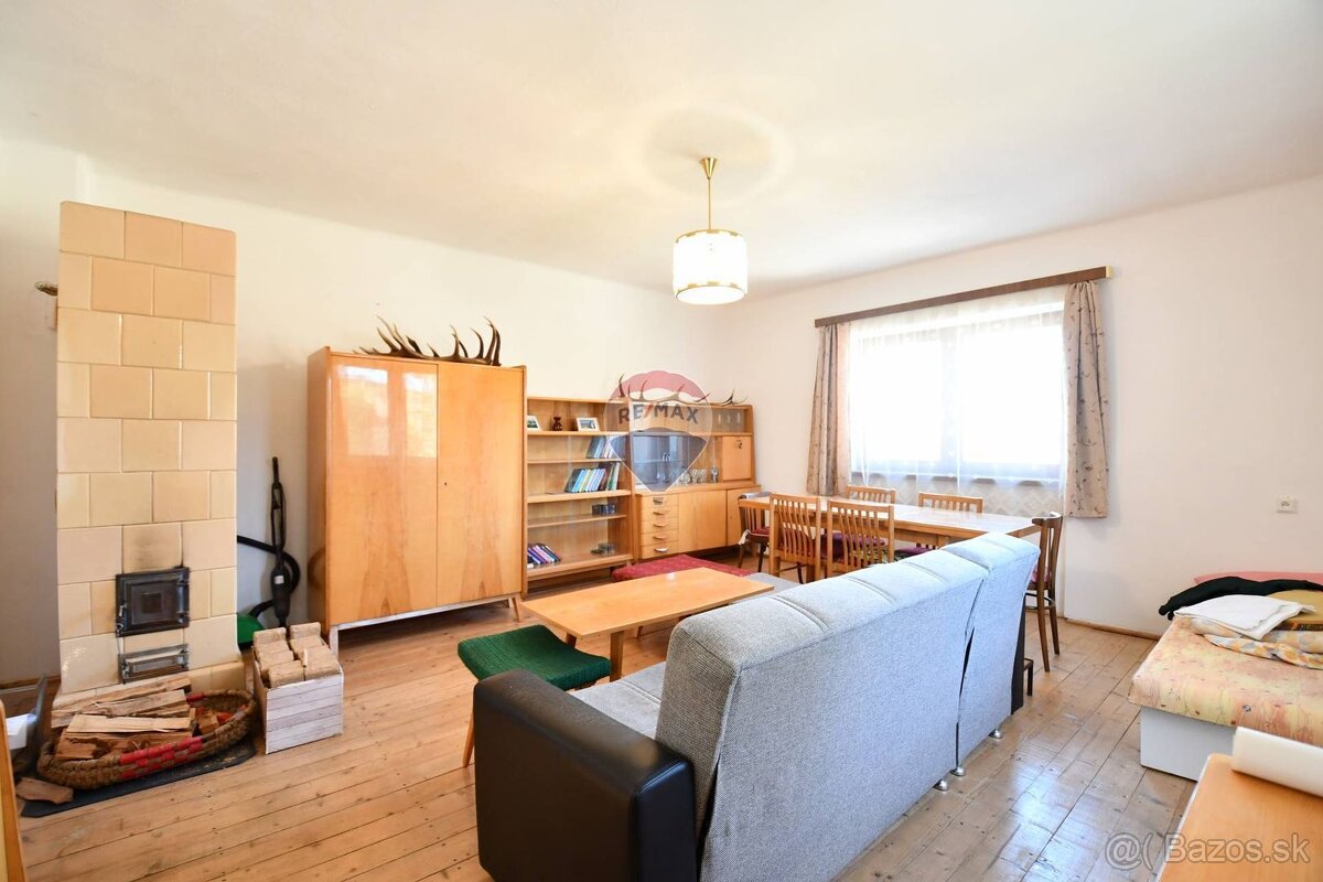 Rodinný dom s dvoma vstupmi a veľkým pozemkom (1 041 m²) – O - 17