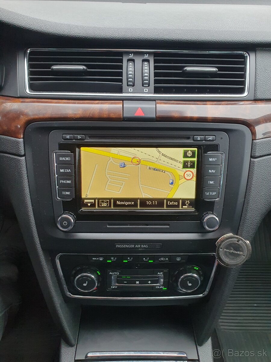 Škoda Superb Combi 1.6 TDI CR DPF Elegance - 17