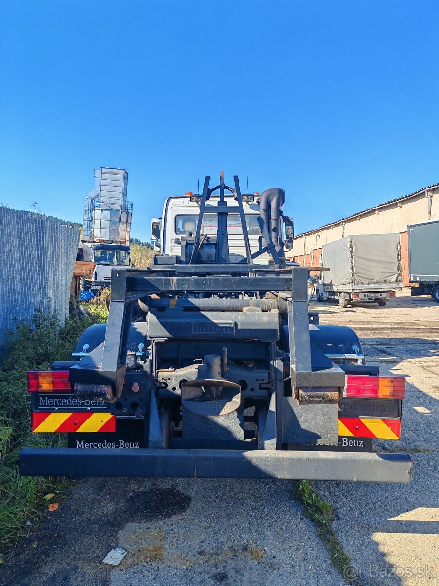 Hakovy nosic kontajnerov 4x4 MB AXOR 1833 - 17